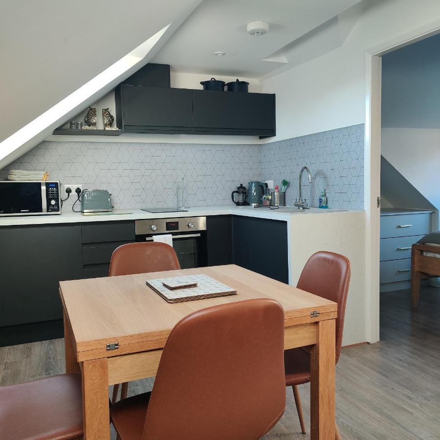 Delightful & Picturesque Modern Detached Apartment, Next To Chester Zoo, Near Park And Ride To City Centre Eksteriør billede