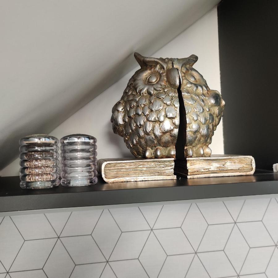 Delightful & Picturesque Modern Detached Apartment, Next To Chester Zoo, Near Park And Ride To City Centre Eksteriør billede