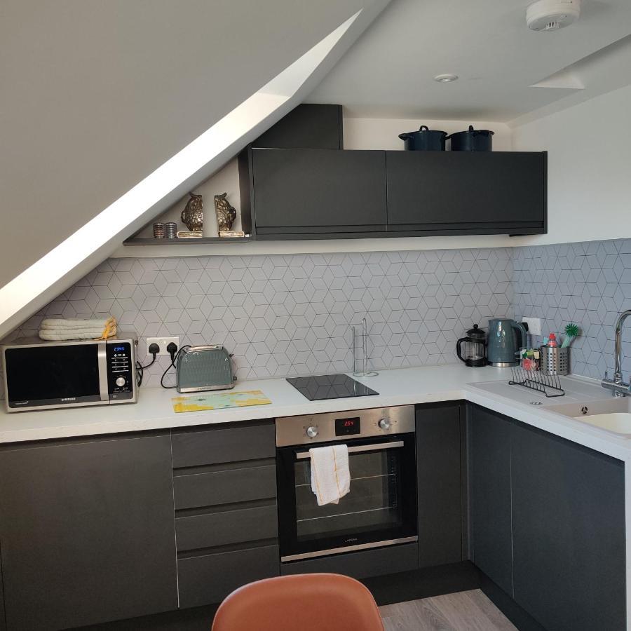 Delightful & Picturesque Modern Detached Apartment, Next To Chester Zoo, Near Park And Ride To City Centre Eksteriør billede